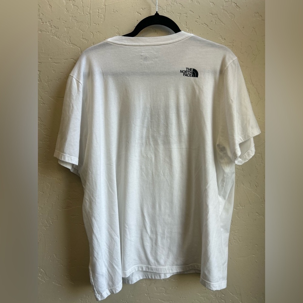The northface women’s graphic tee size 2x. Outdoor crunchy granola Gorpcore - Picture 2 of 5
